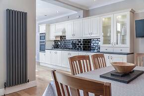 Overland Road 4 Bed House Mumbles