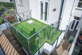 Overland Road 4 Bed House Mumbles