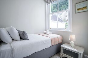 Overland Road 4 Bed House Mumbles