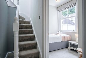 Overland Road 4 Bed House Mumbles