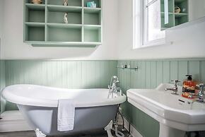 Overland Road 4 Bed House Mumbles