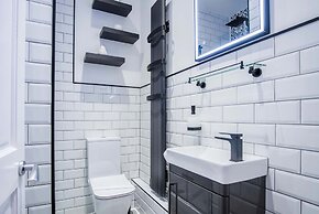 Overland Road 4 Bed House Mumbles