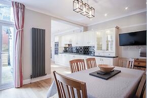 Overland Road 4 Bed House Mumbles