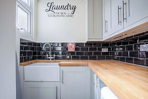 Overland Road 4 Bed House Mumbles