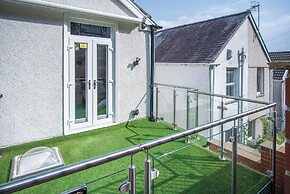 Overland Road 4 Bed House Mumbles