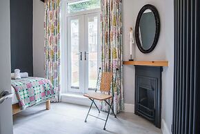 Overland Road 4 Bed House Mumbles