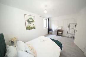 Ealing Broadway Great Stay