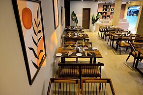 TGI Livancia Hillside