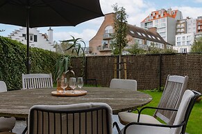 Villa for 8 Guests Steps From the Beach