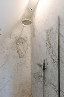 Villa for 8 Guests Steps From the Beach