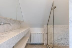 Villa for 8 Guests Steps From the Beach