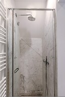 Villa for 8 Guests Steps From the Beach