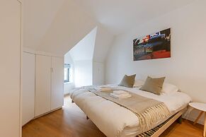 Villa for 8 Guests Steps From the Beach