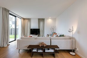 Villa for 8 Guests Steps From the Beach