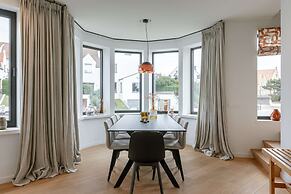 Villa for 8 Guests Steps From the Beach