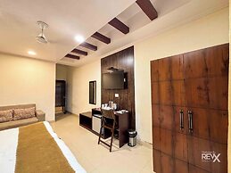 Hotel Nirvana Palace