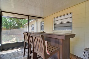 13 Mi to Busch Gardens: Tampa Gem w/ Grill & Yard