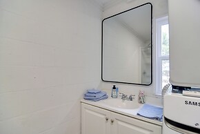 13 Mi to Busch Gardens: Tampa Gem w/ Grill & Yard