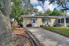 13 Mi to Busch Gardens: Tampa Gem w/ Grill & Yard