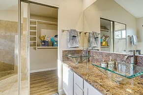 Hot Tub & Patio: Family Gem in Avondale