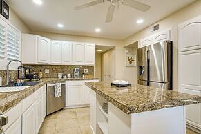 Hot Tub & Patio: Family Gem in Avondale