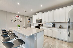 7 Mi to Wdw: Townhome w/ Private Pool