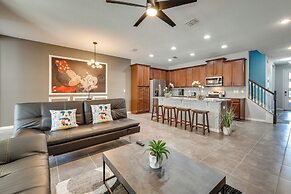 15 Mi to Wdw: Retreat w/ Private Pool!