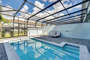 7 Mi to Disney: Davenport Family Getaway w/ Pool!