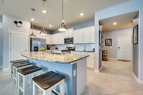 7 Mi to Disney: Davenport Family Getaway w/ Pool!