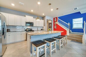 7 Mi to Disney: Davenport Family Getaway w/ Pool!