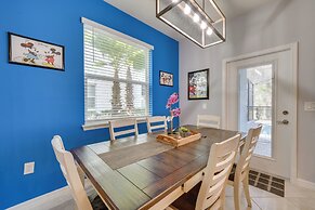 7 Mi to Disney: Davenport Family Getaway w/ Pool!