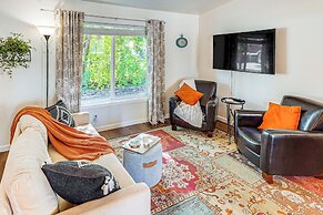1 Mi to Tubbs Hill & Lake: Midtown Home w/ Yard!