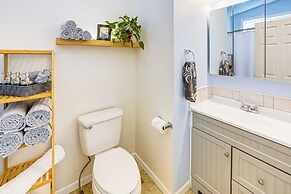 1 Mi to Tubbs Hill & Lake: Midtown Home w/ Yard!