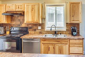 1 Mi to Tubbs Hill & Lake: Midtown Home w/ Yard!