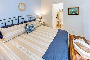 1 Mi to Tubbs Hill & Lake: Midtown Home w/ Yard!