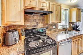 1 Mi to Tubbs Hill & Lake: Midtown Home w/ Yard!