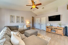 2 Mi to Colorado River, Beach: Bullhead City Home!