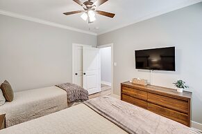 < 1 Mi to Lake Catherine: Home in Gated Community!