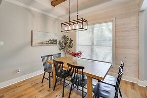 < 1 Mi to Lake Catherine: Home in Gated Community!