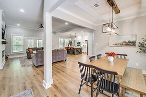 < 1 Mi to Lake Catherine: Home in Gated Community!