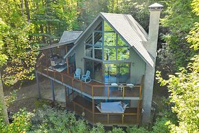 Blue Ridge Pkwy View & Deck: Brevard Home!