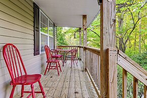 7 Mi to Franklin: Peaceful Home w/ Deck & Yard!