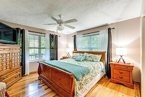7 Mi to Franklin: Peaceful Home w/ Deck & Yard!