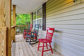 7 Mi to Franklin: Peaceful Home w/ Deck & Yard!