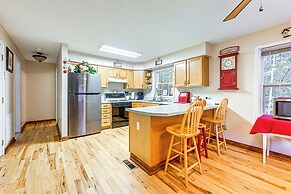 7 Mi to Franklin: Peaceful Home w/ Deck & Yard!