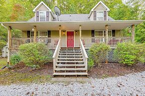 7 Mi to Franklin: Peaceful Home w/ Deck & Yard!