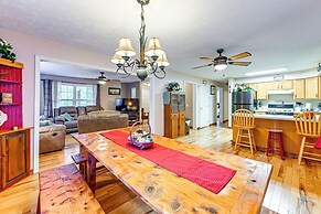 7 Mi to Franklin: Peaceful Home w/ Deck & Yard!