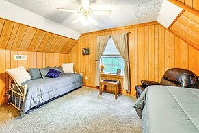 7 Mi to Franklin: Peaceful Home w/ Deck & Yard!