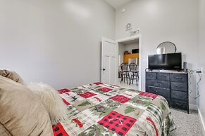 Charming Iowa Home: 1 Mi to Golf