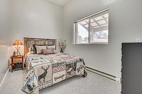Charming Iowa Home: 1 Mi to Golf